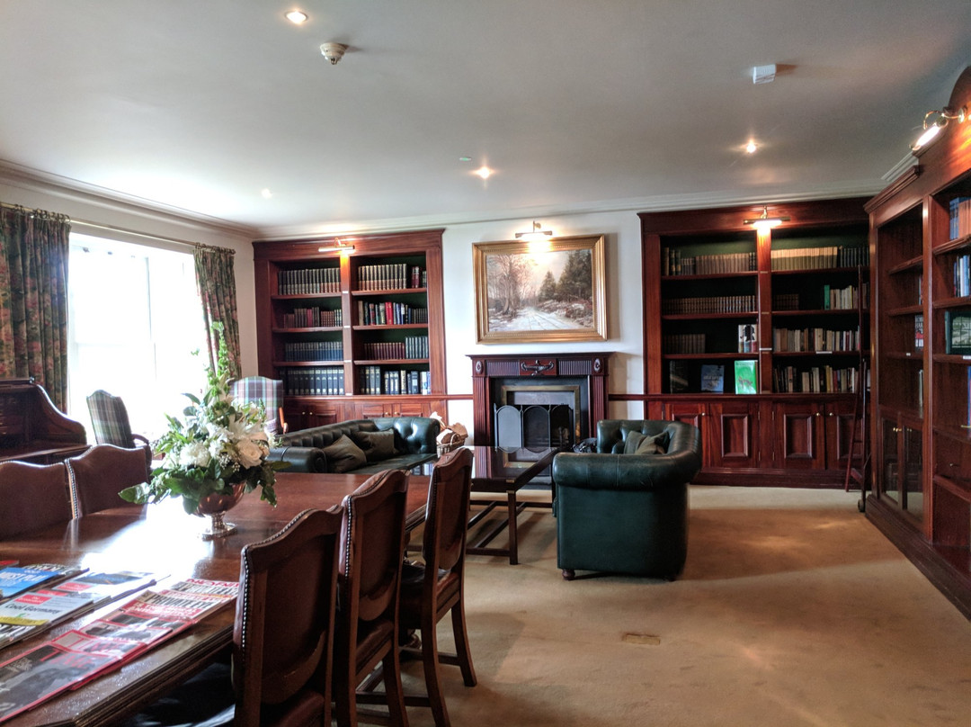 谢恩瀑布小屋酒店主图