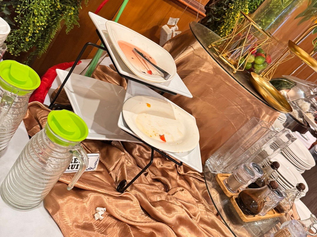 Grand Astoria Hotel主图