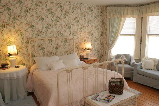 No. 9 Restaurant & Inn主图