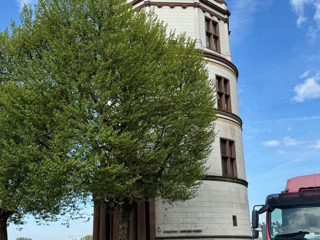 Schlossturm-杜塞尔多夫必去景点