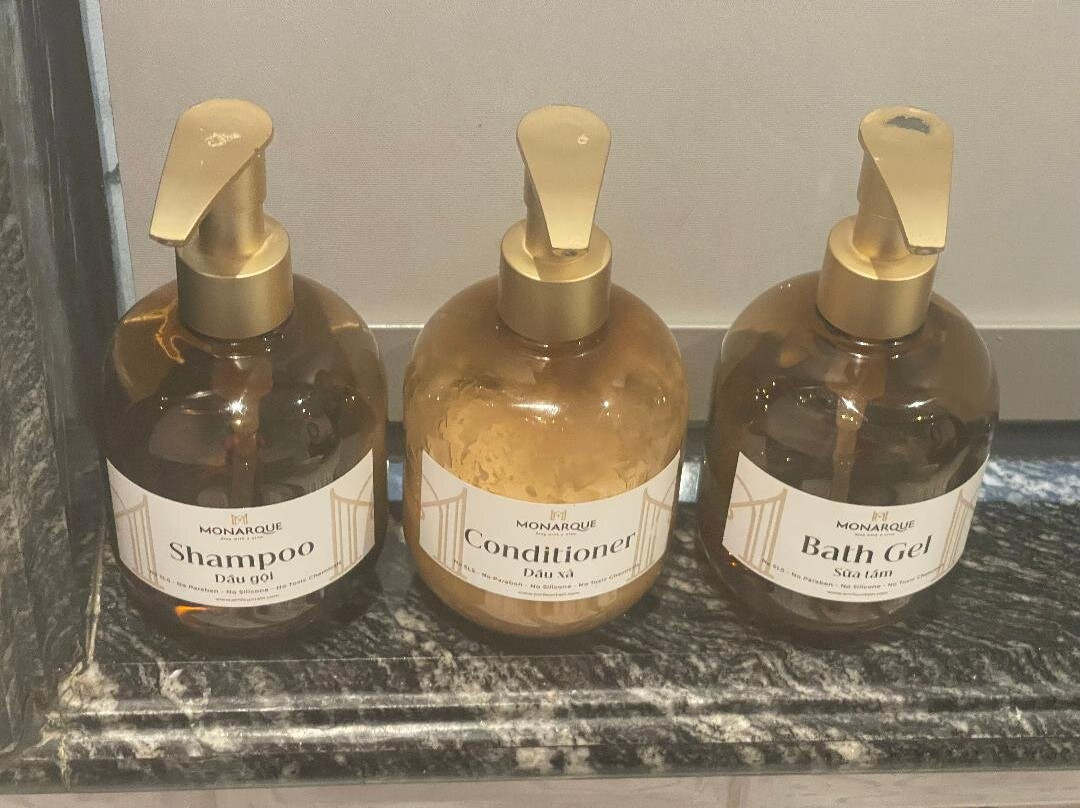 Monarque Hotel主图