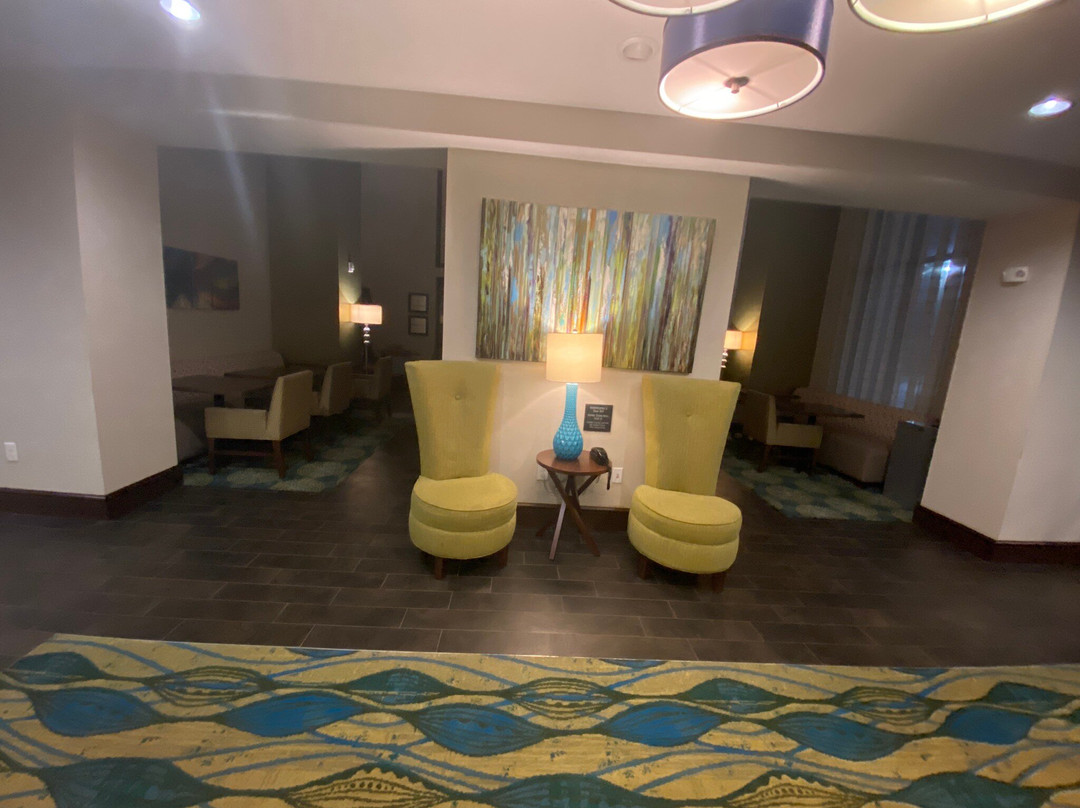 Hampton Inn & Suites Manchester主图