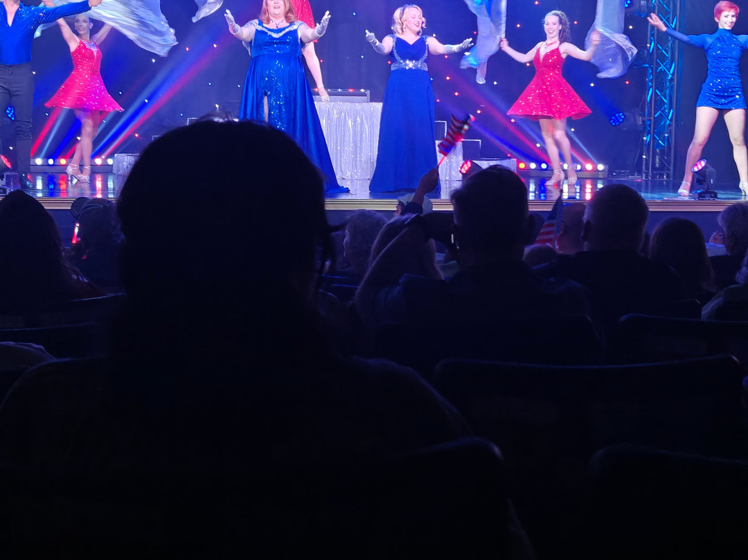 Array: Mountain of Entertainment Theater-皮金福奇必去景点