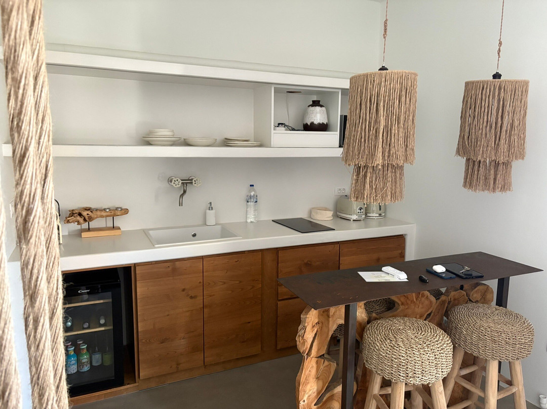 Zetine Suites Sikinos