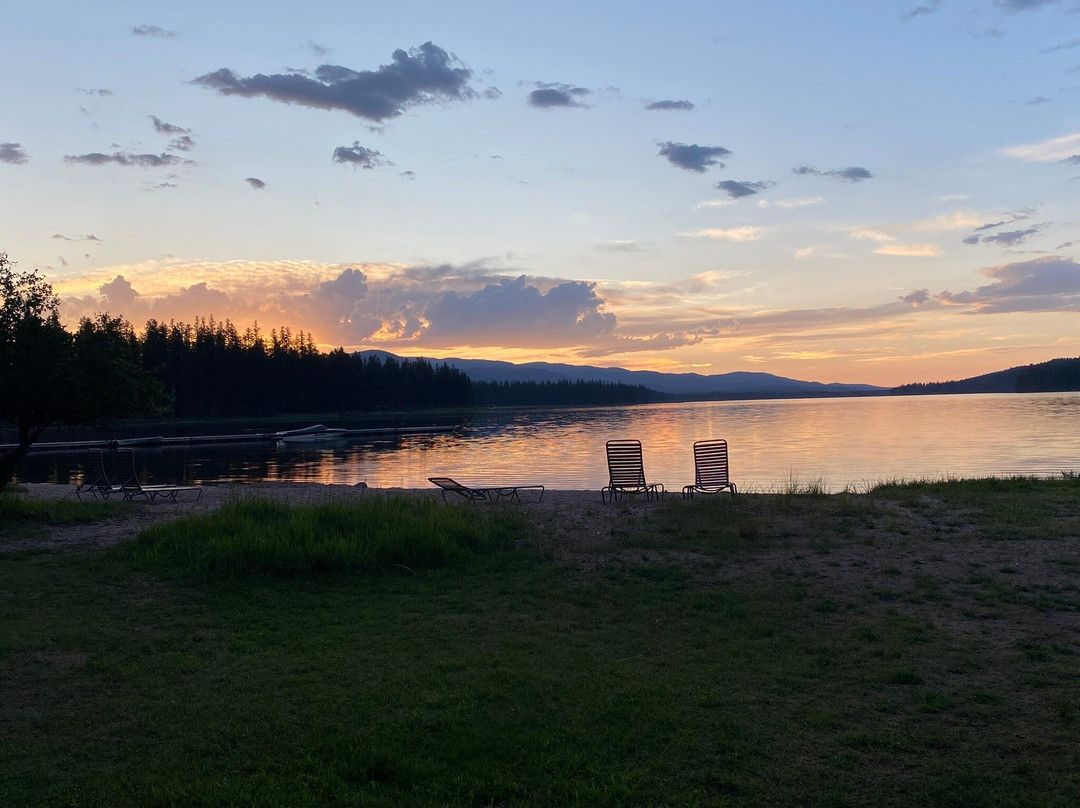 The Lodges on Seeley Lake主图