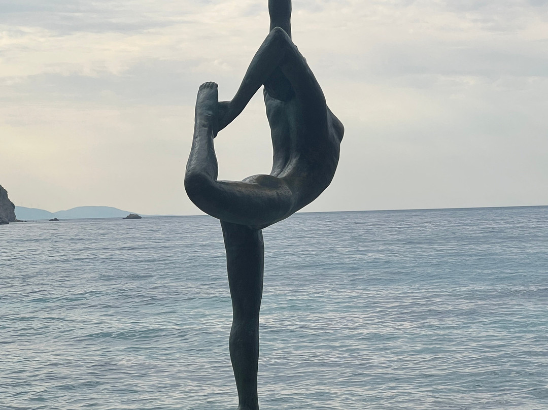 Budva Dancing girl-布德瓦必去景点