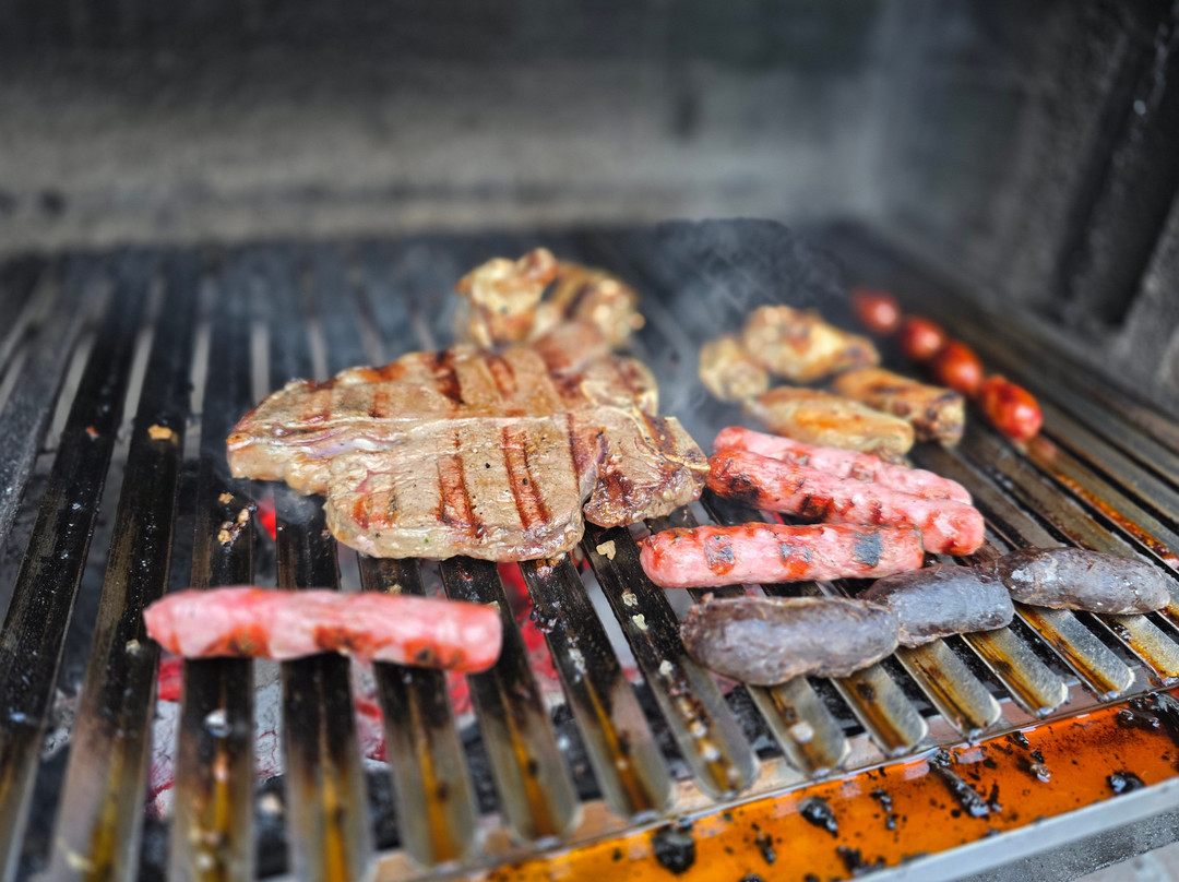 Mister Pinchos, Parrillas Y Cortes
