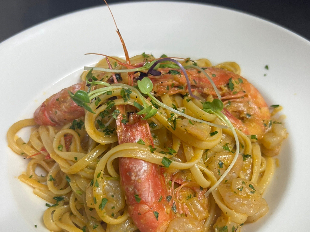 Rose's Bar and Restaurant