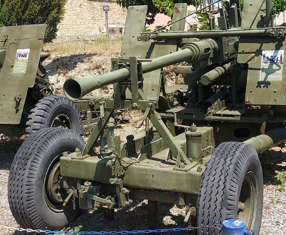 Mouseío Stratiotikís Istorías Chromonastiríou-Chromonastiri必去景点