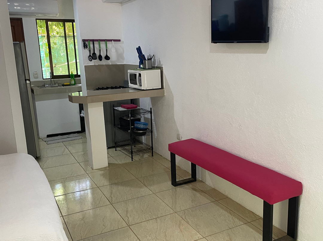 Rita & Sonny Beach  Apts #A主图