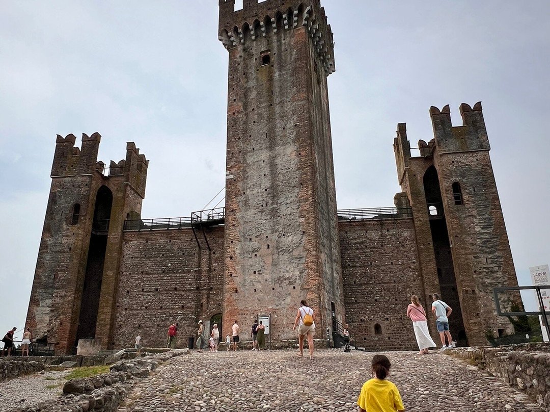 Castello Scaligero-明乔河畔瓦莱焦必去景点