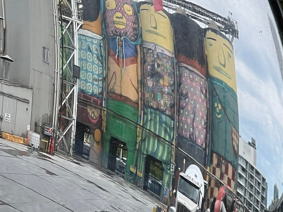Granville Giants Murals-温哥华必去景点