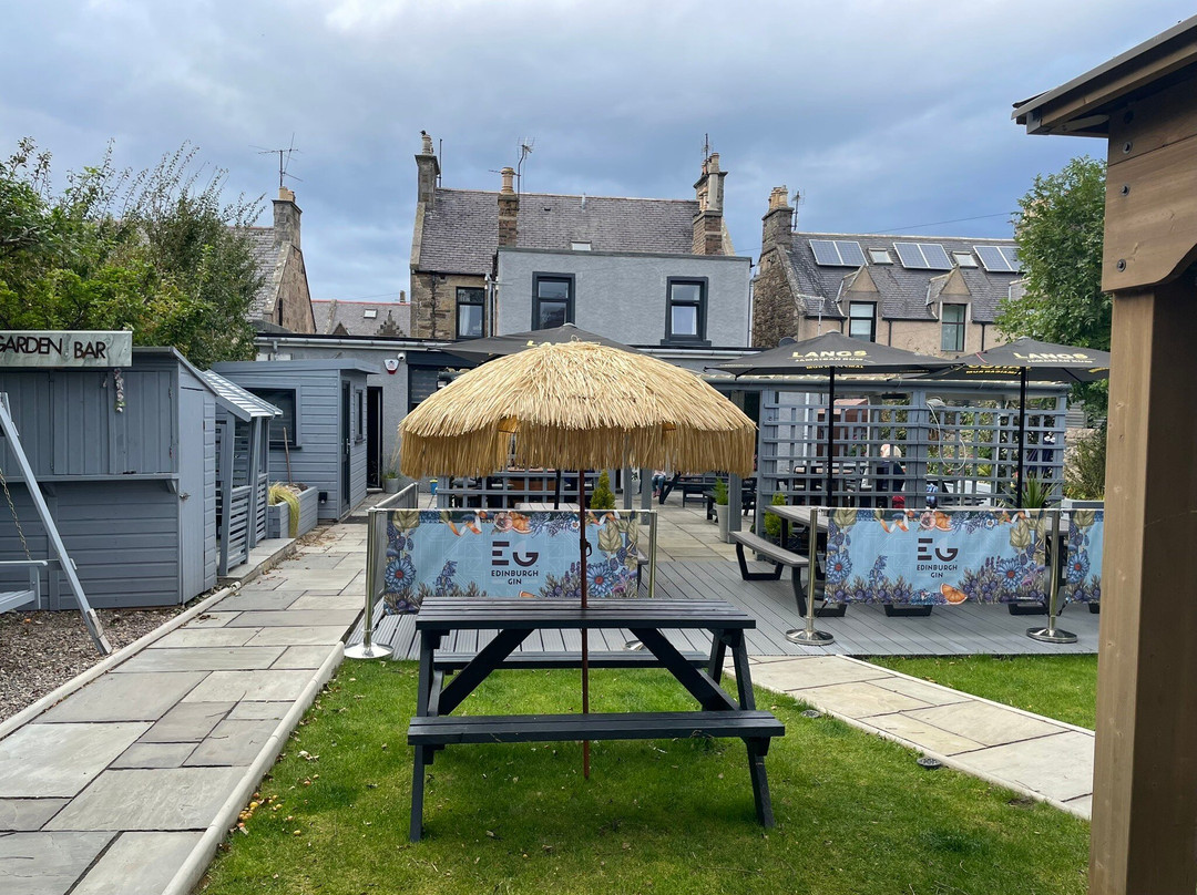 The Brig & Barrel Hotel主图