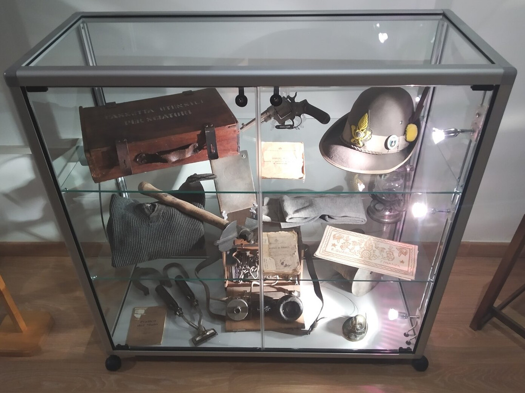 Museo della Scuola Alpina della Guardia di Finanza-普雷达佐必去景点