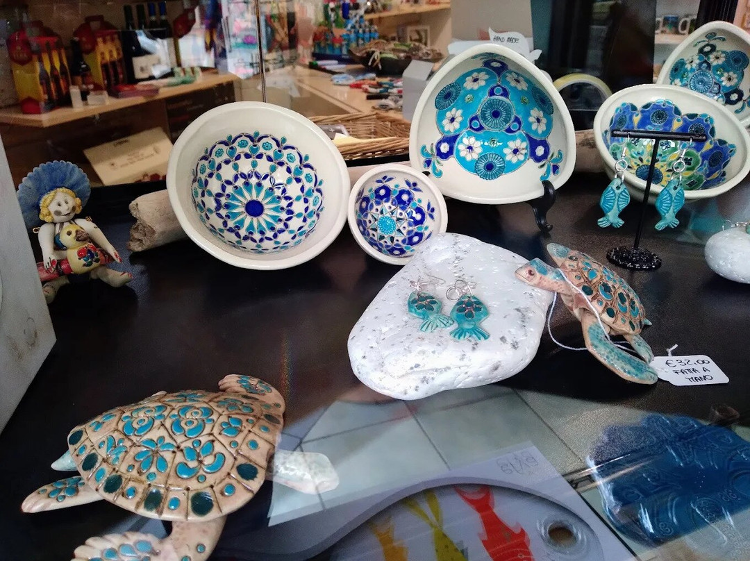 Isola Souvenir Bijoux Artigianato-Magazzini必去景点