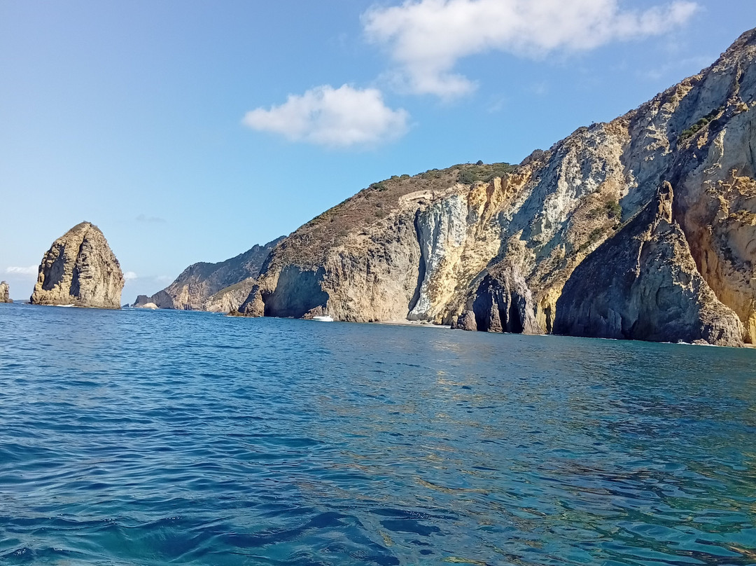 Beluga - Day Tours-Ponza Island必去景点