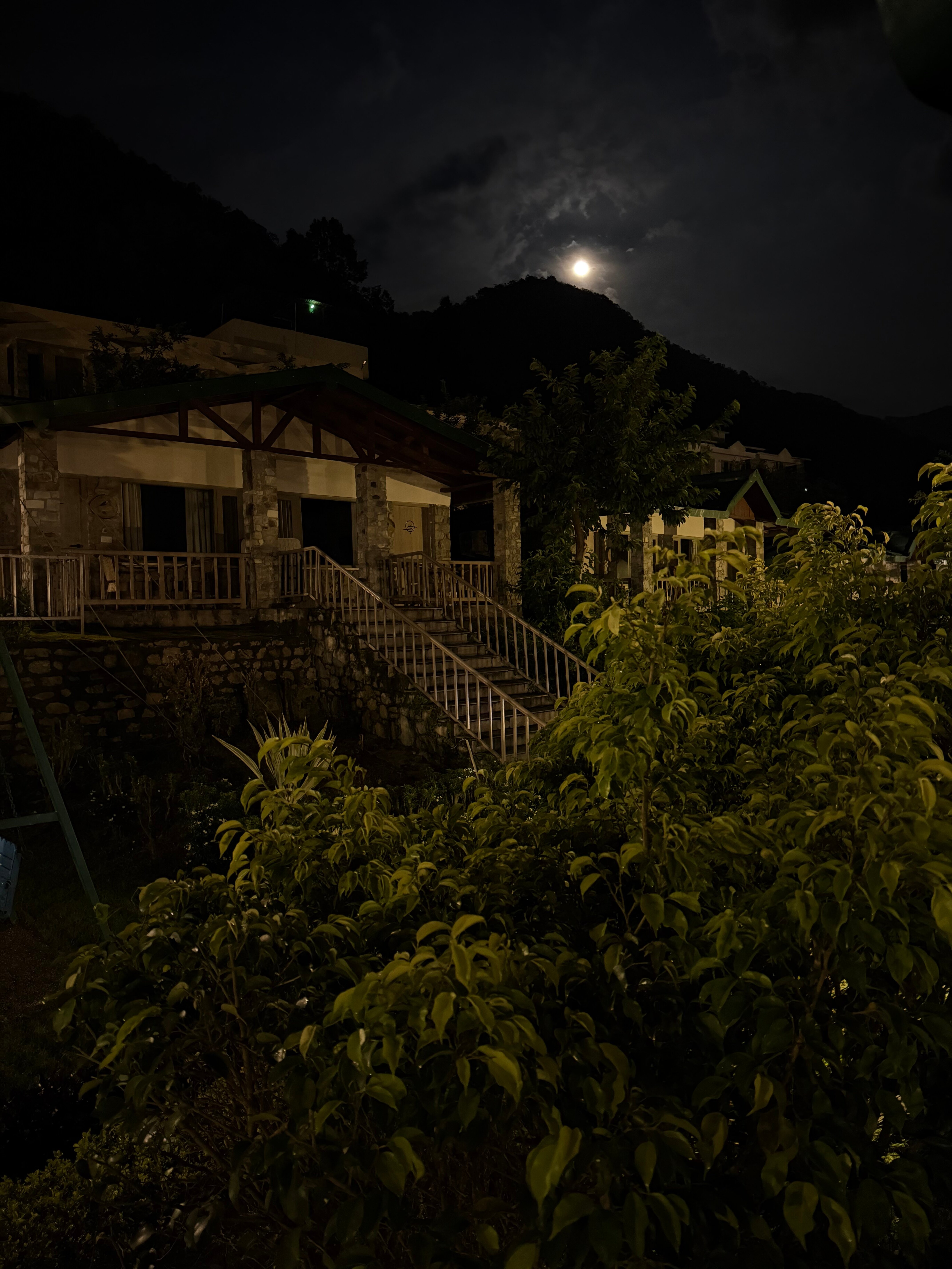 Sterling Corbett-官方