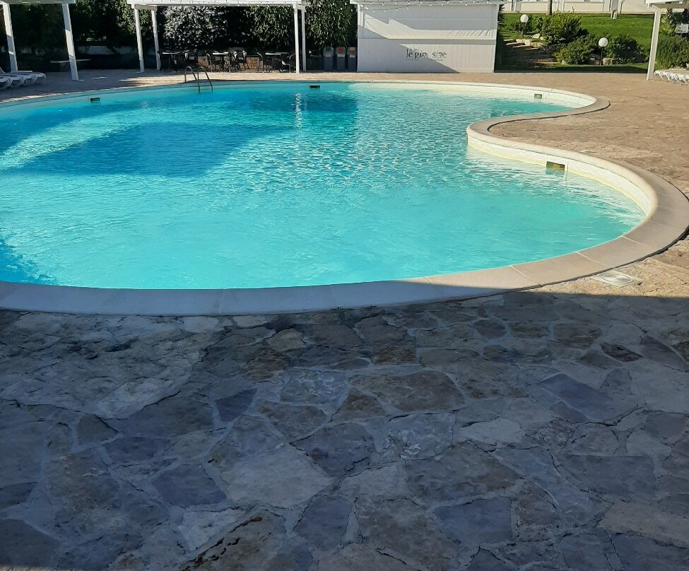 拉居尼斯特家庭&健康酒店主图