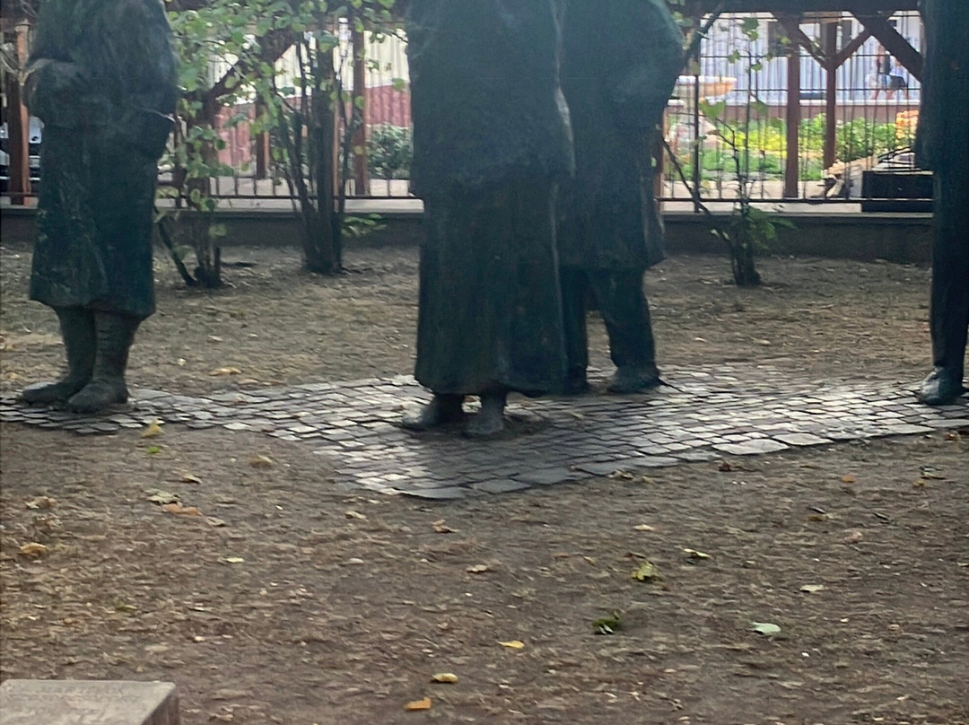 Mártírok Szoborcsoport - Martyrs-希欧福克必去景点