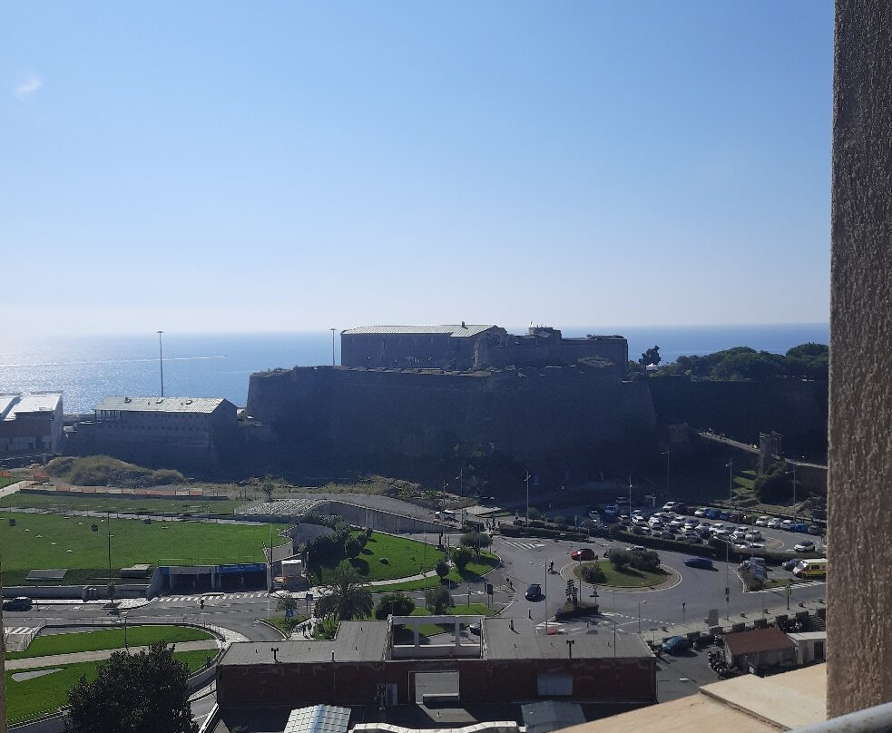 Brandales Tower-萨沃纳必去景点