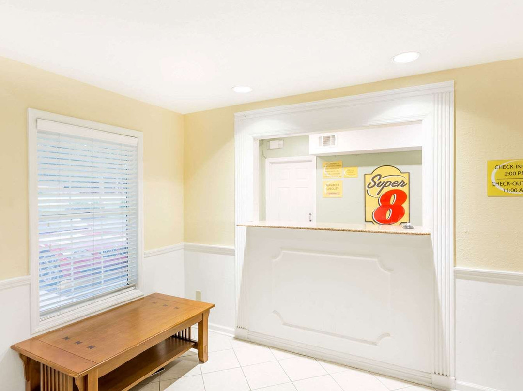 Super 8 by Wyndham Statesboro