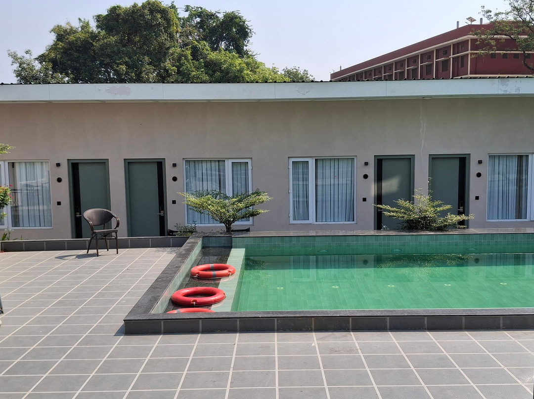 Status Club & Resort主图