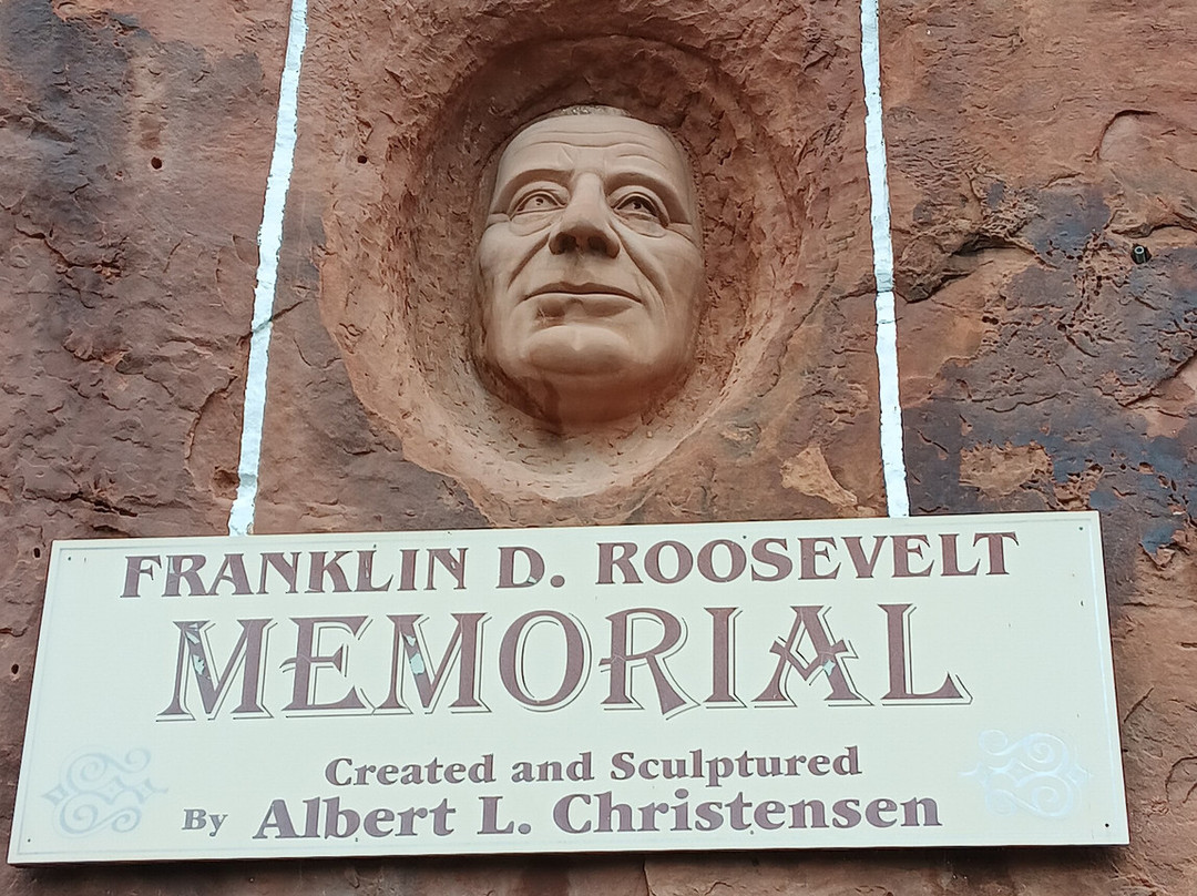 Hole N" The Rock-莫阿布必去景点