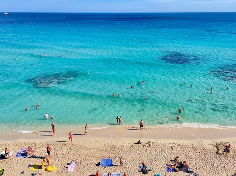 纳弗拉娜酒店主图