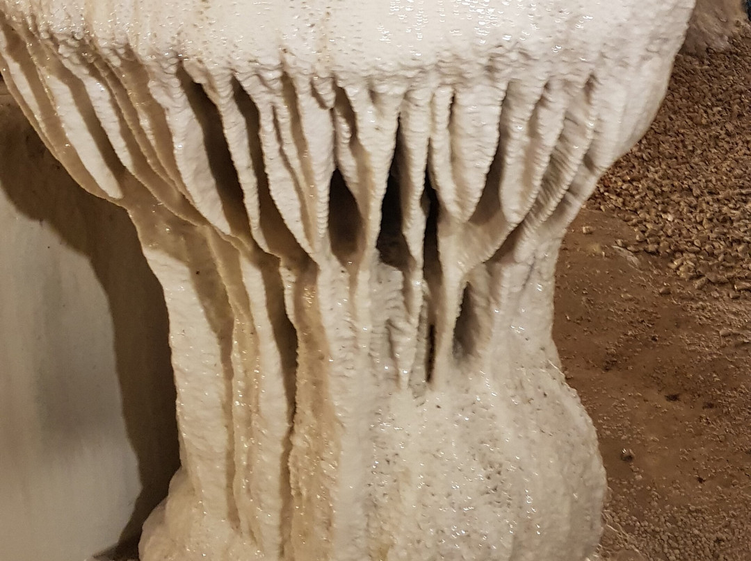 Grotte Pétrifiante-Troo必去景点