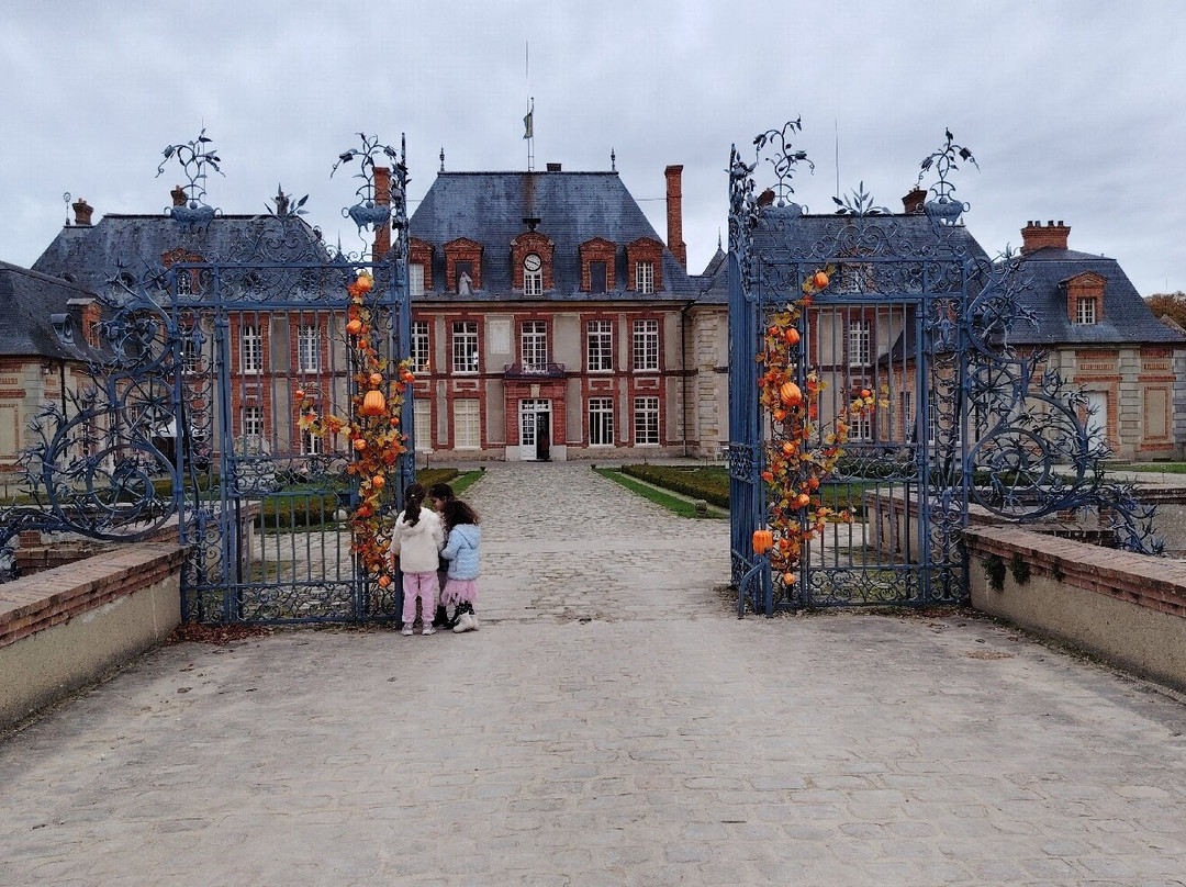 Chateau de Breteuil-Choisel必去景点