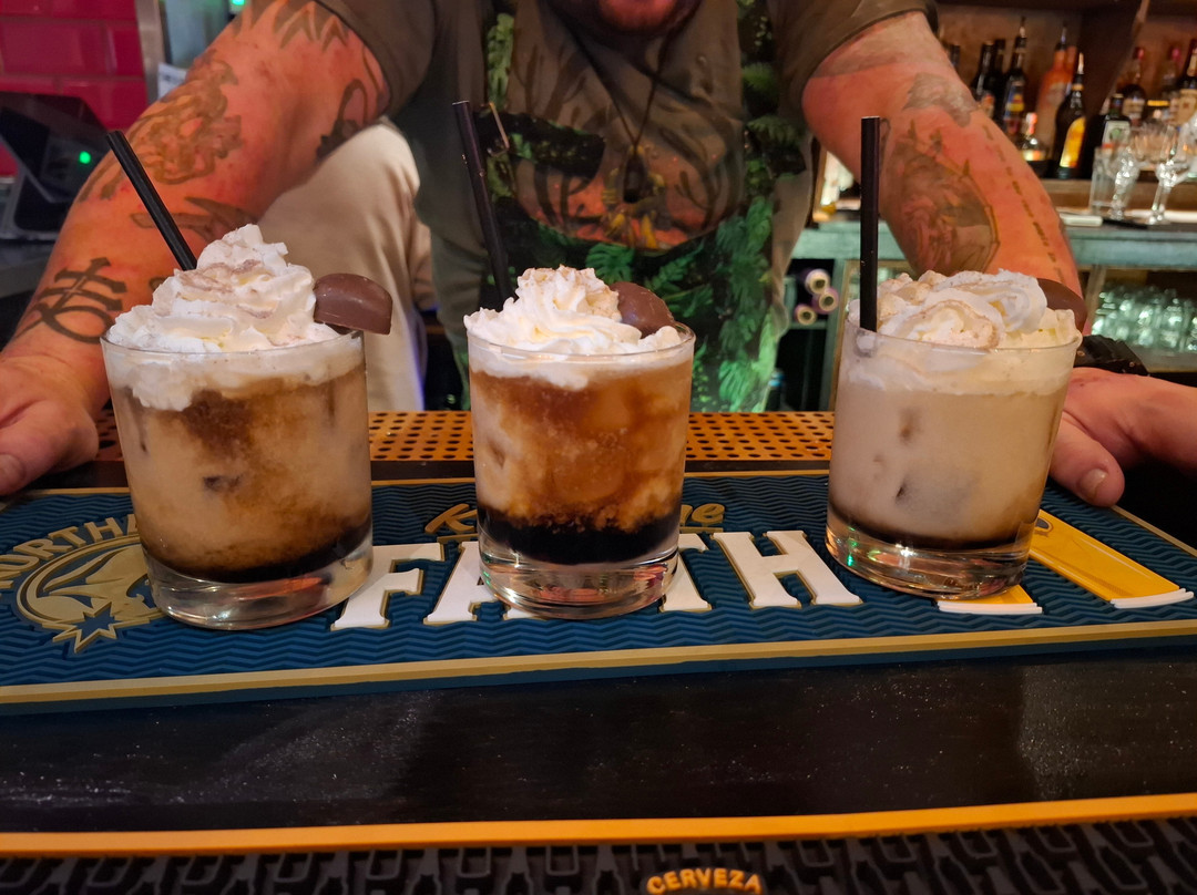 Black Cat - Bar & Bottle Shop主图