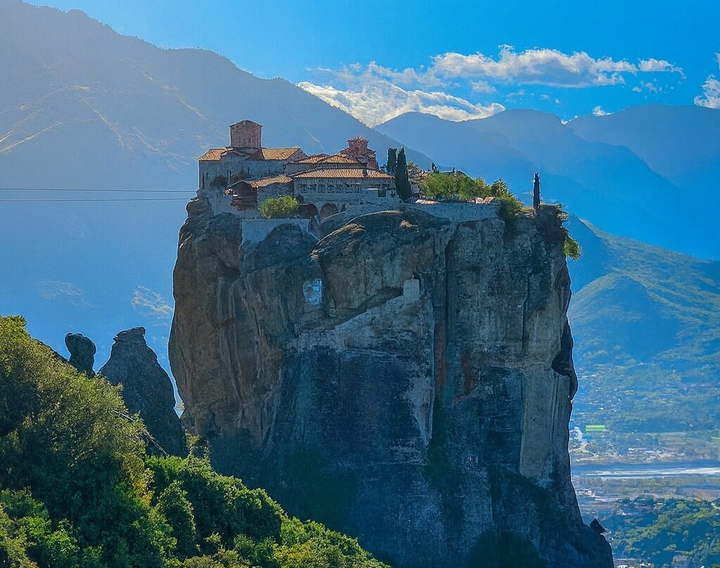 Holy Trinity Monastery-卡兰巴卡必去景点