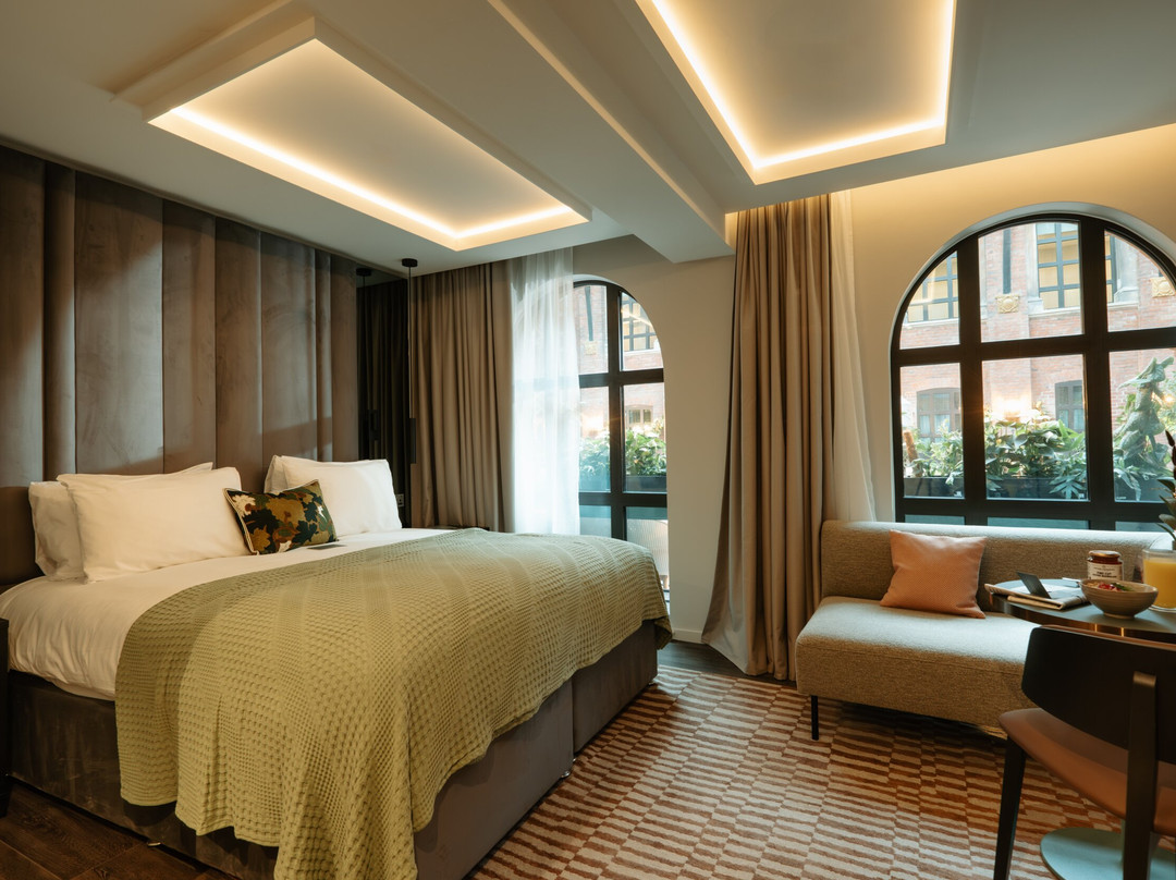 The Hobson Cambridge by Adina