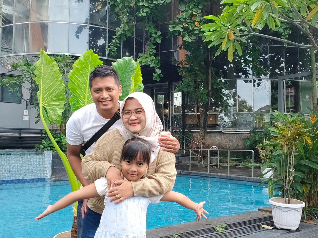 Oak Tree Emerald Hotel & Conventions Semarang主图