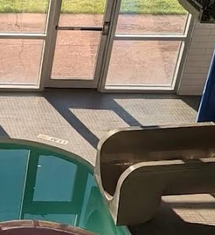 东门贝斯特韦斯特优质套房酒店主图