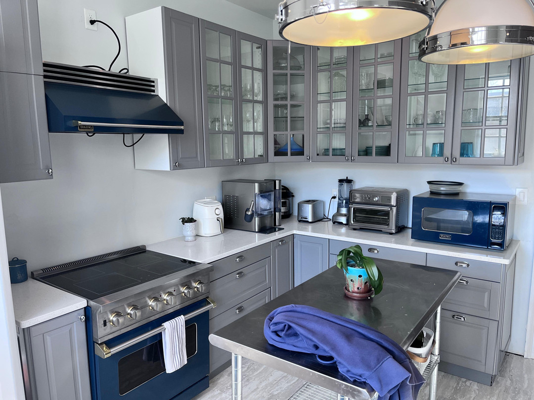 The Book and the Spindle主图