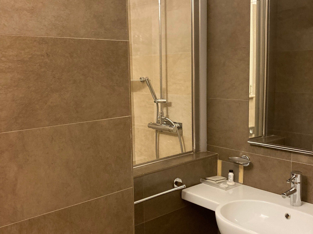 尹朋里亚酒店主图