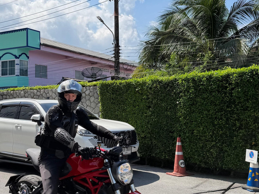 Customgarage-普吉镇必去景点