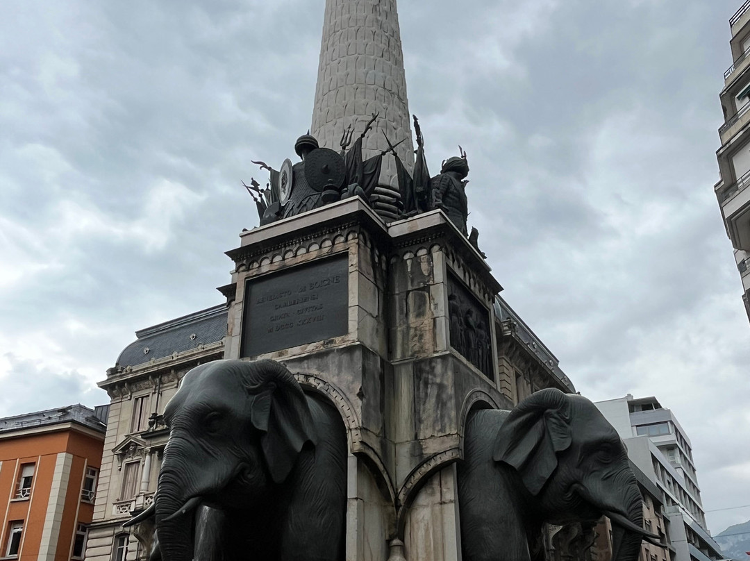 La Fontaine des Elephants (Fountain of Elephants)-尚贝里必去景点