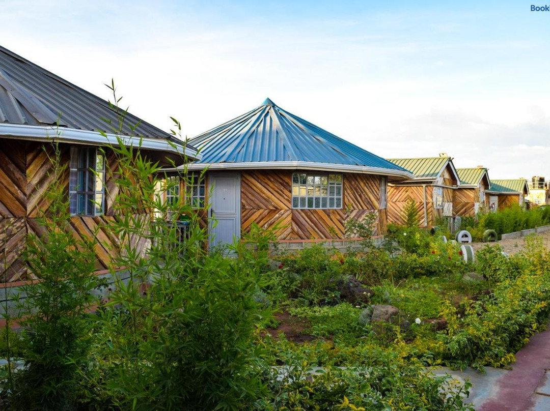 Rhino Cottages & Retreat