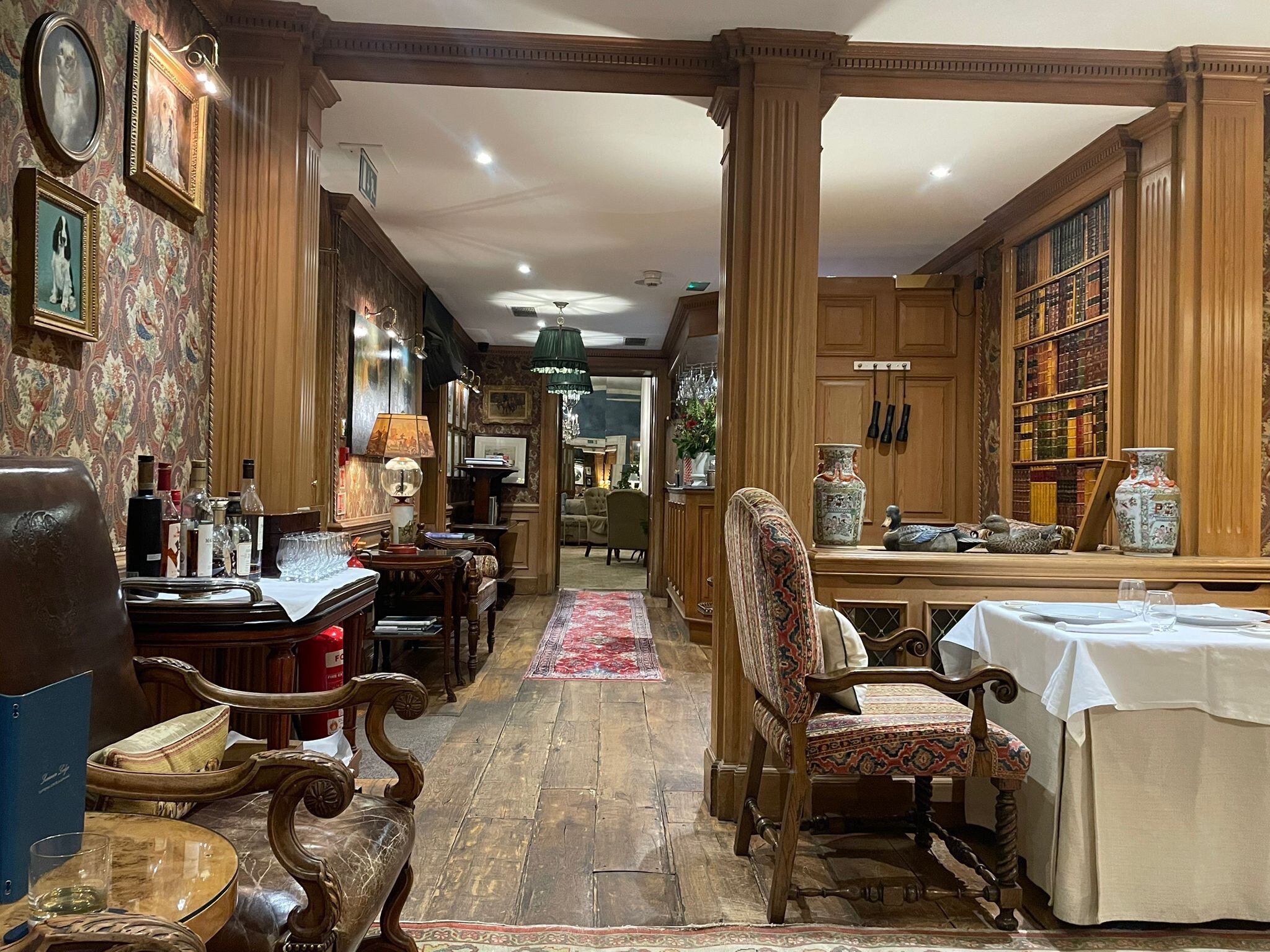 红色康乃馨夏日旅途酒店-官方