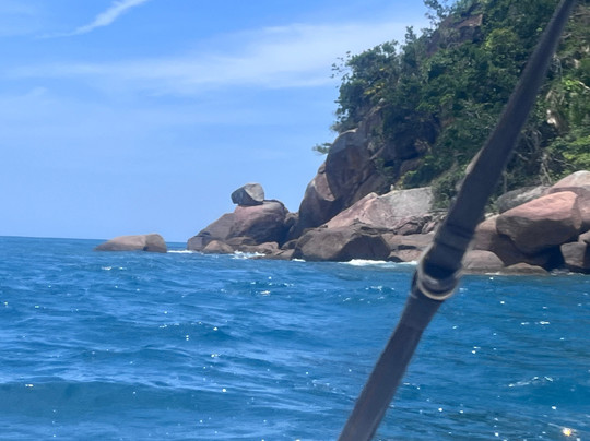 Lancha Claudio Ubatuba-乌巴图巴必去景点