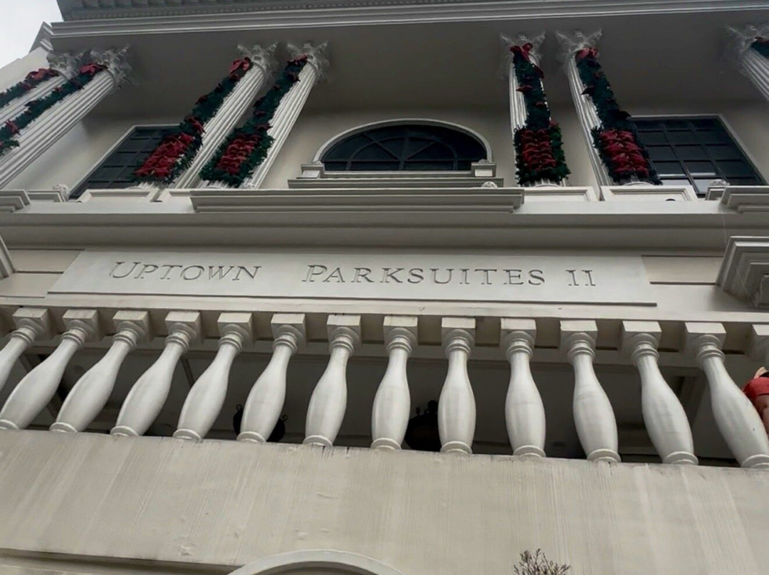 Uptown Parksuites Tower 2