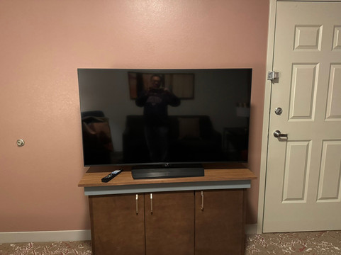 韦斯特伯里希尔顿花园酒店主图