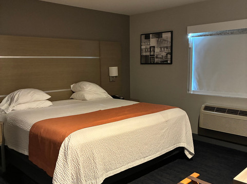 媒体中心贝斯特韦斯特优质套房酒店主图