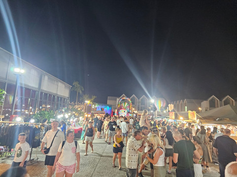 Ao Nang Landmark Night Market-奥南必去景点