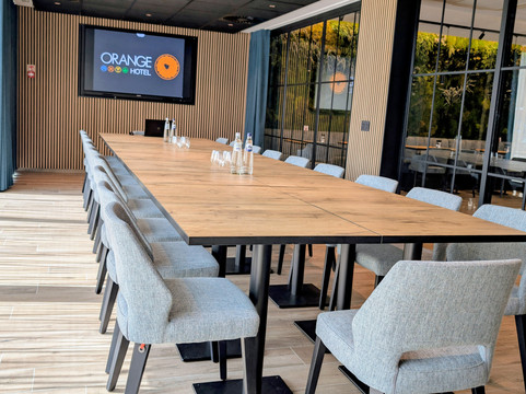 拉卢维耶尔橙色酒店主图