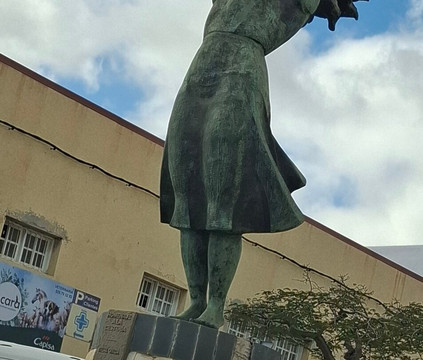 Homenaje a la Cestería-Ingenio必去景点