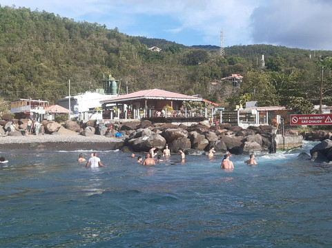 Bain Chaud De Bouillante-Bouillante必去景点