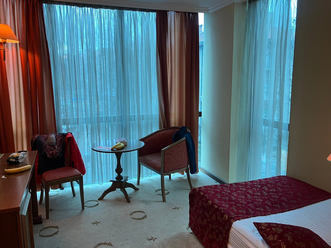 奥弗尔酒店主图